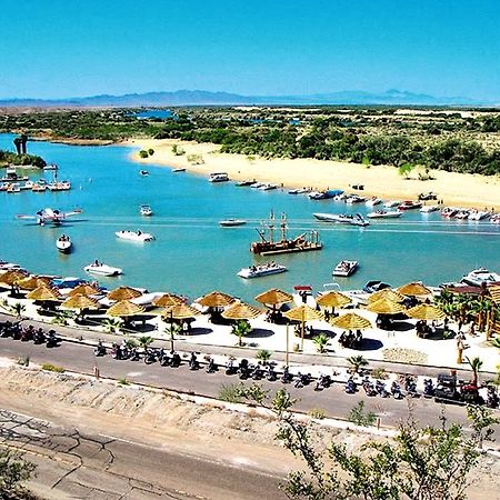 Pirate Cove Resort & Marina Needles Exteriér fotografie