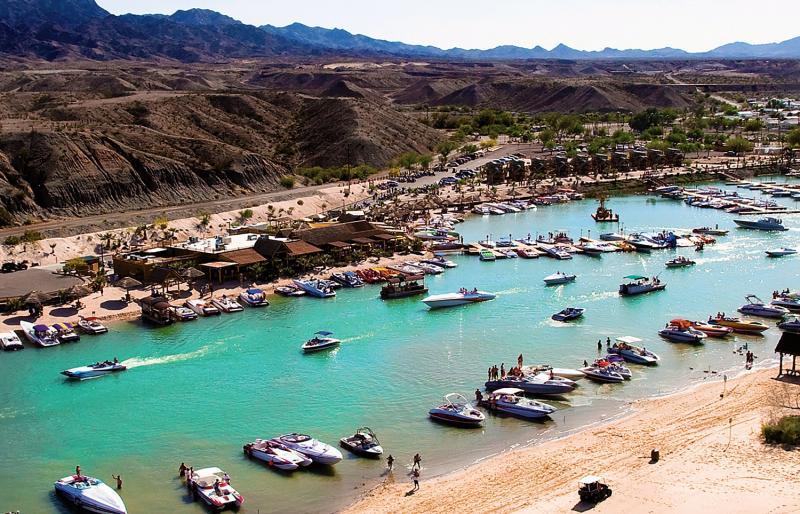 Pirate Cove Resort & Marina Needles Exteriér fotografie