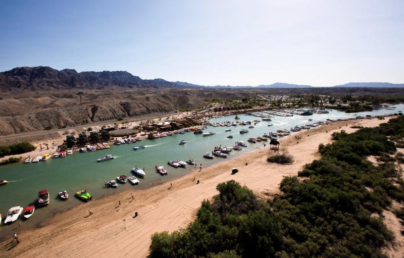 Pirate Cove Resort & Marina Needles Exteriér fotografie